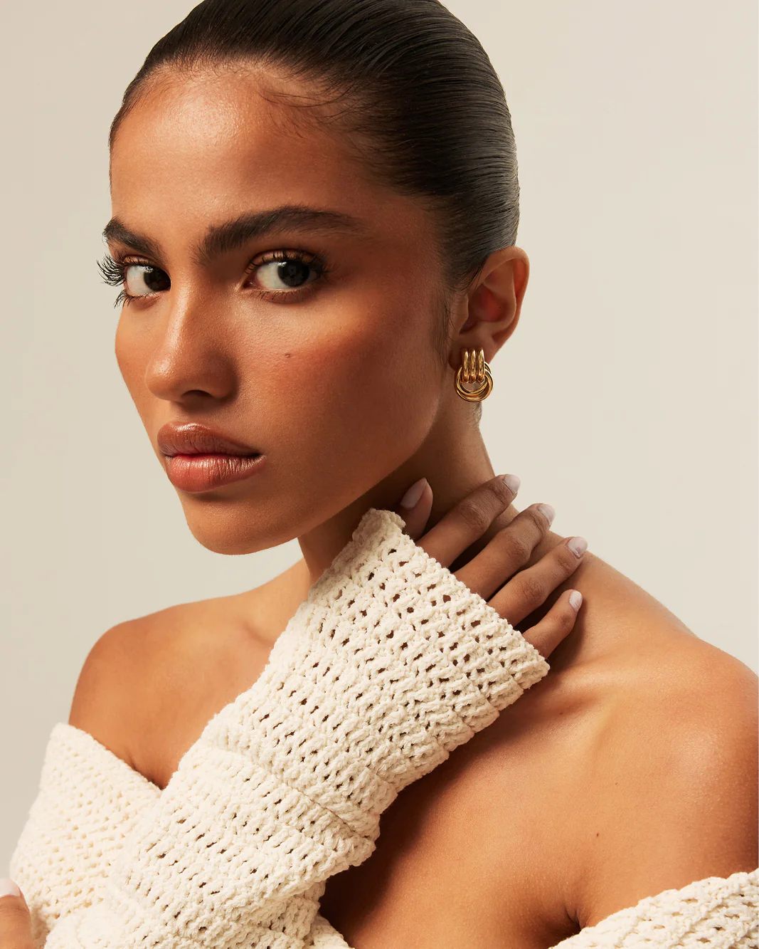 ANTHE MINI EARRINGS - GOLD - Image 5